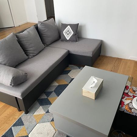 Smb Apartment Bezons Bagian luar foto