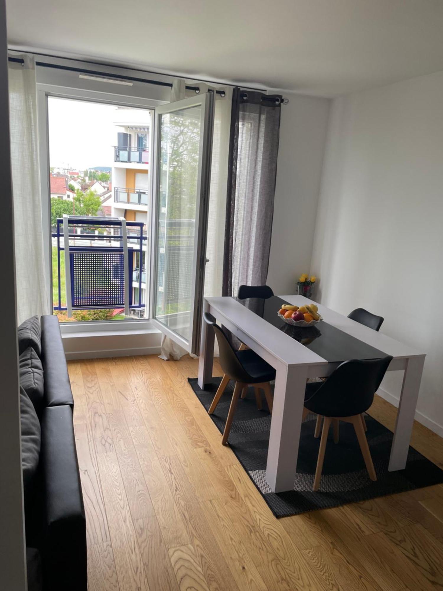Smb Apartment Bezons Bagian luar foto